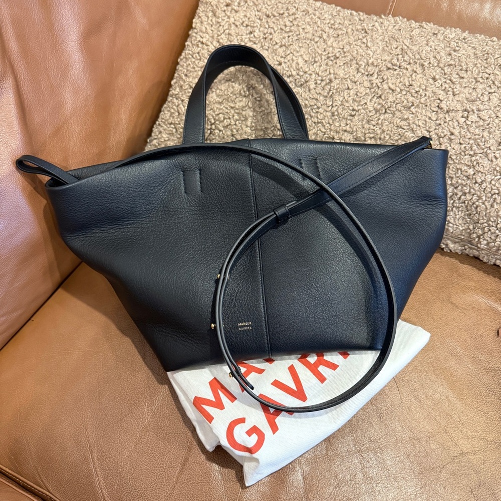 For Sale: Nearly new Mansur Gavriel “Tulipano” bag